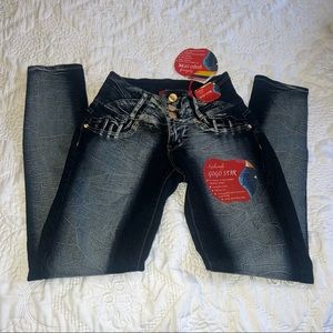 💙♥️💙 Dark blue Jean for women size 5 .